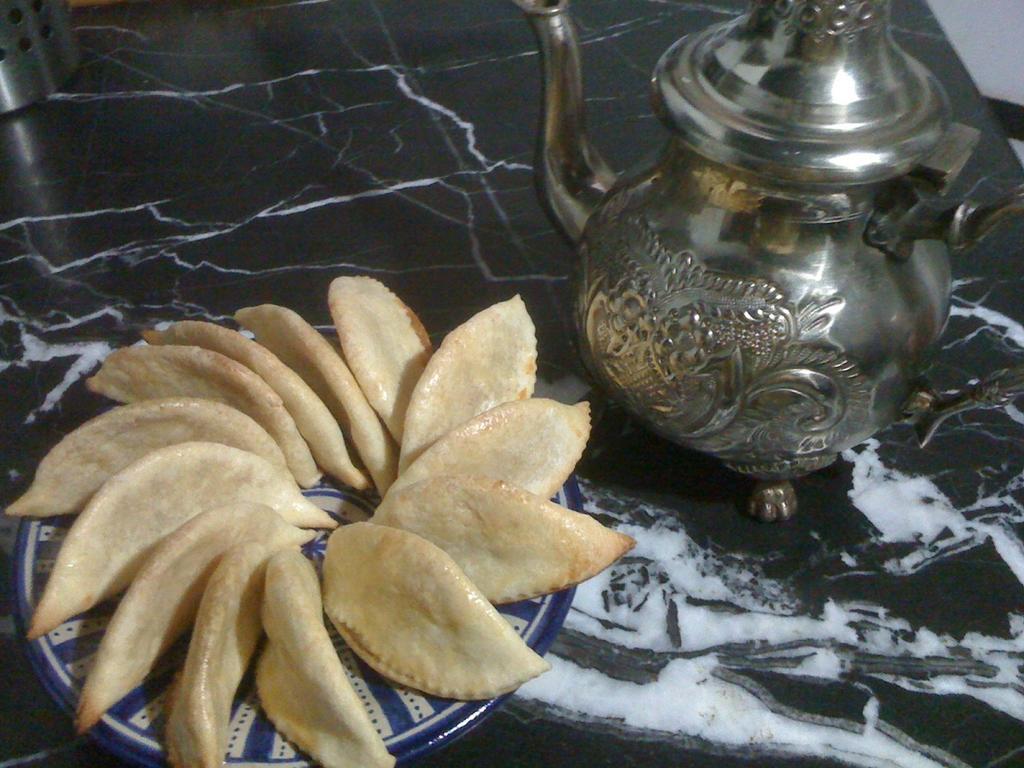 Riad Letchina Fes Luaran gambar