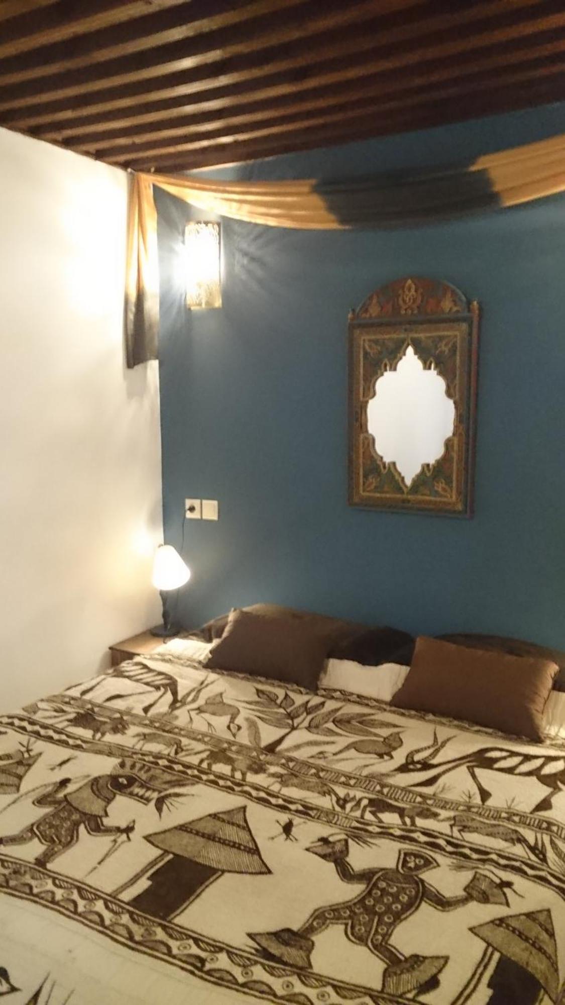 Riad Letchina Fes Luaran gambar