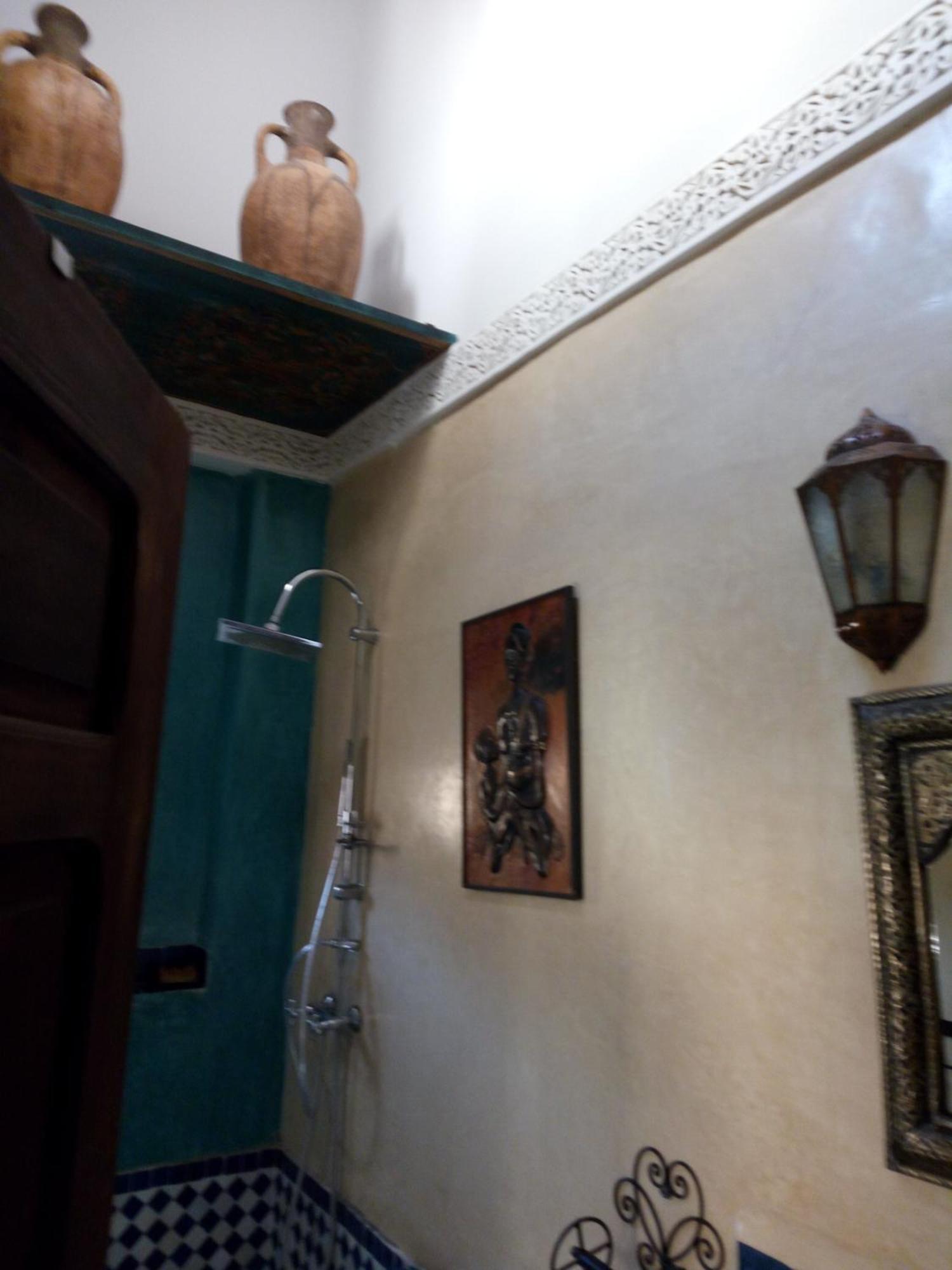 Riad Letchina Fes Bilik gambar