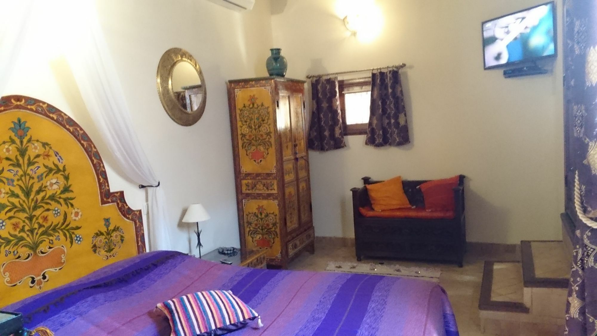 Riad Letchina Fes Luaran gambar